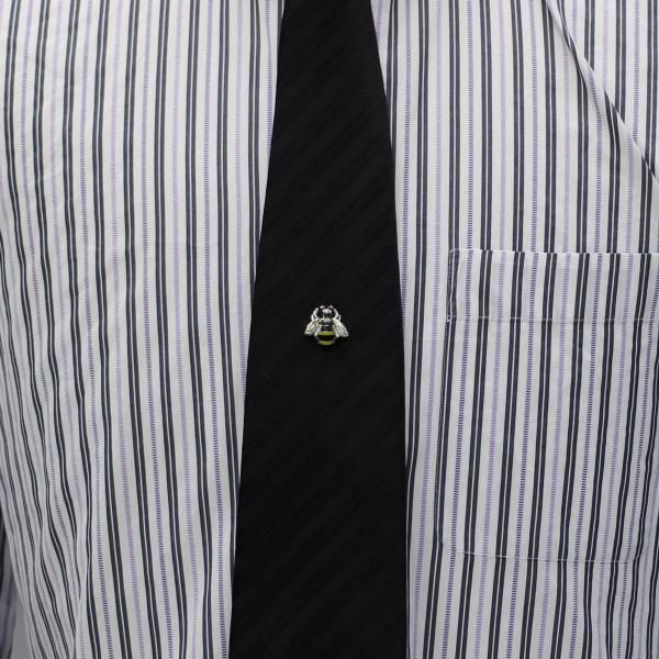 ブンブン蜜蜂のタイタック(ピンブローチ)