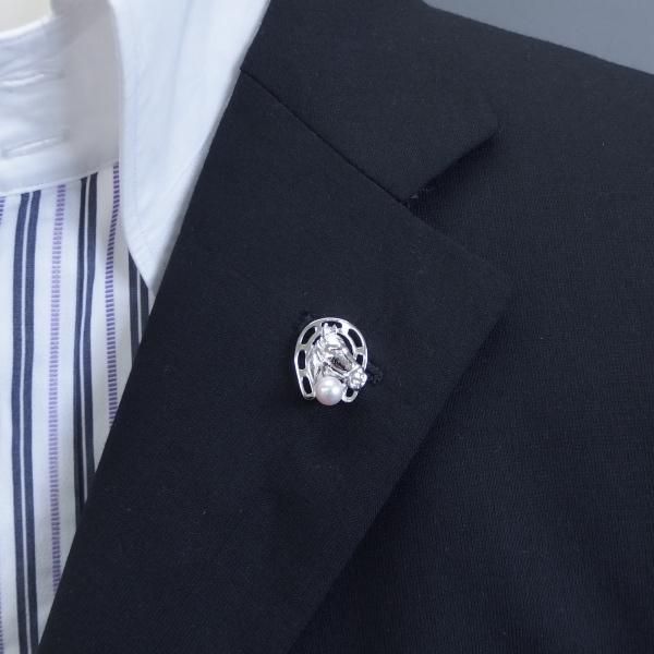 ラペルピン・馬蹄と馬の横顔・アコヤ真珠パール6.0mmのブローチ(タイタック)