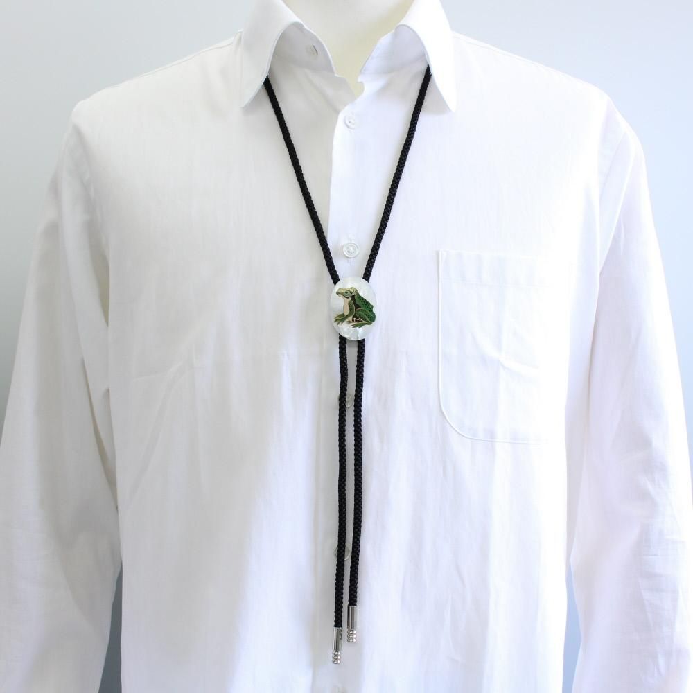 【受注生産品】若冲カエル・白蝶貝のループタイ(ポーラー・タイ)