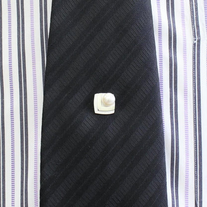 アコヤ真珠6.5㎜レクタングルVライン・デザインのカフス&タイタックのセット