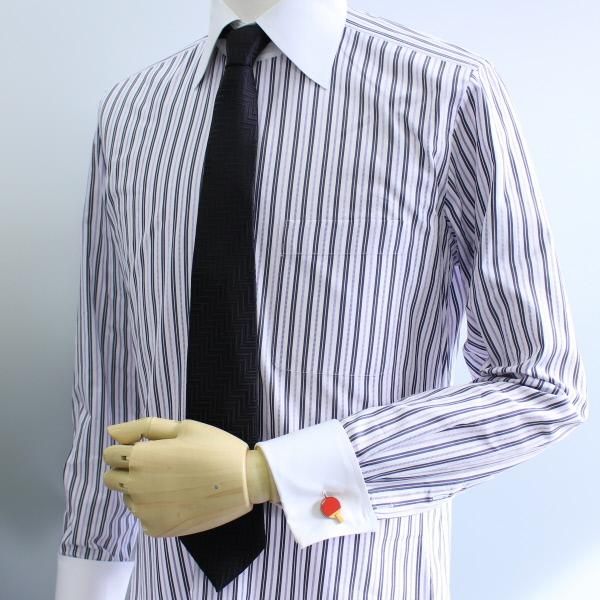 シェークハンド用赤と黒卓球ラケットのカフス(カフリンクス/カフスボタン)