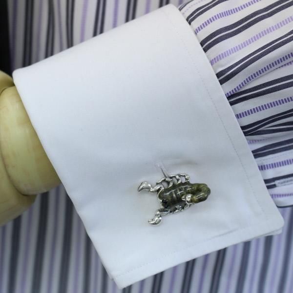 【SATURNO・サツルノ】毒っ気のある人に蠍サソリのカフス(カフリンクス/カフスボタン)