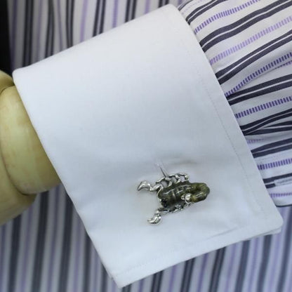 【SATURNO・サツルノ】毒っ気のある人に蠍サソリのカフス(カフリンクス/カフスボタン)