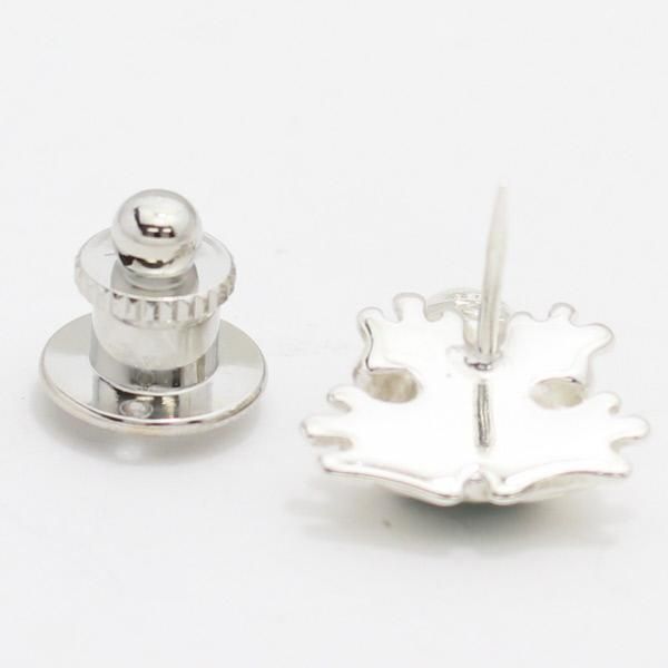 【SATURNO・サツルノ】ラペルピン・緑の蛙・カエルのタイタック(ピンブローチ)