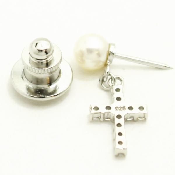 ラペルピン・きらきら十字架クロスと淡水真珠6.0mmのブローチ(タイタック)