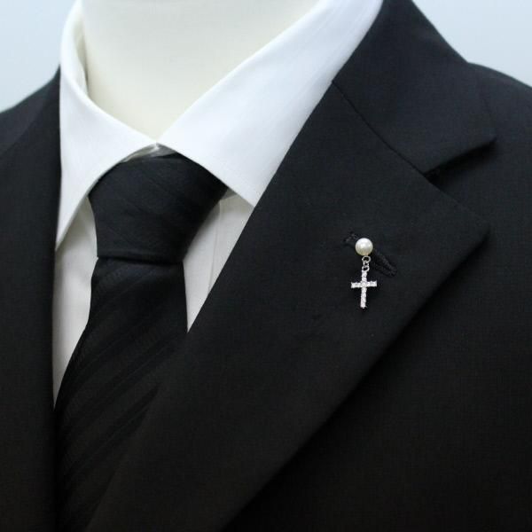 ラペルピン・きらきら十字架クロスと淡水真珠6.0mmのブローチ(タイタック)