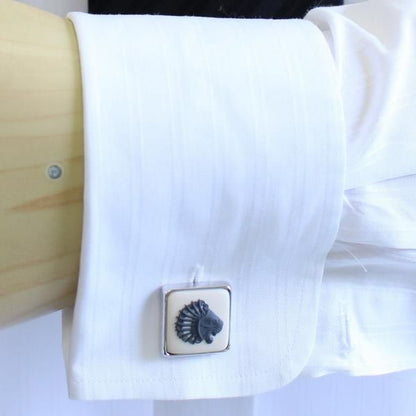 【陶華・TOHCA】シルバー・スクウェア・ライオンカメオ・ベージュのカフス(カフリンクス/カフスボタン)