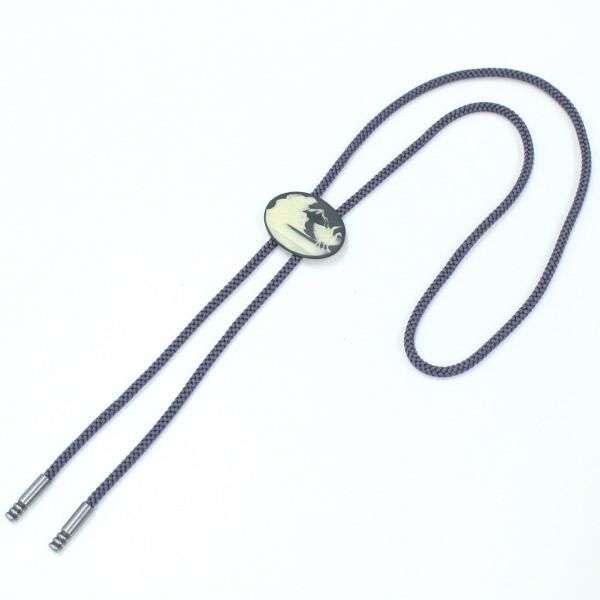 【陶華・TOHCA】オーバル・白鳥と車・グレーのループタイ(ポーラー・タイ)