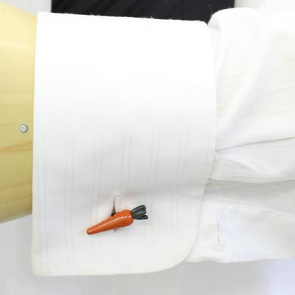 ユーモアのセンスアップに人参のカフス(カフリンクス/カフスボタン)