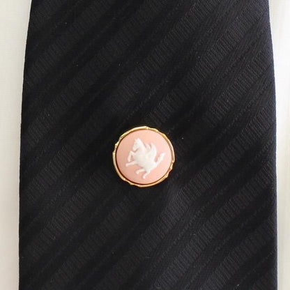 【取寄品】【陶華・TOHCA】ゴールド・ラウンド・ペガサス・ピンクのタイタック(ピンブローチ)