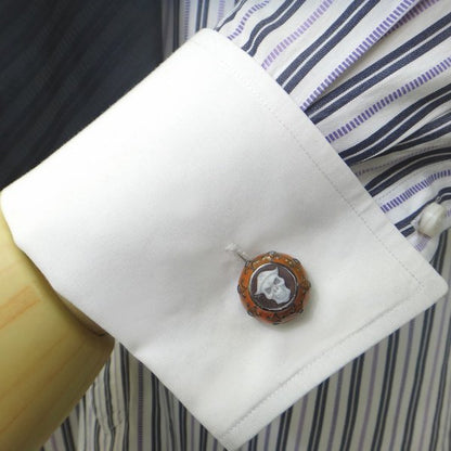 【カメオイタリアーノ】オレンジエナメルの中心にスカルのシェルカメオが異彩を放つカフス(カフリンクス)